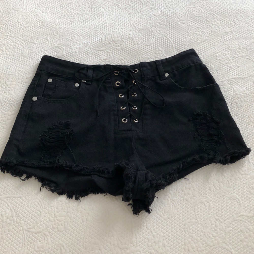 Distressed black jean shorts!!